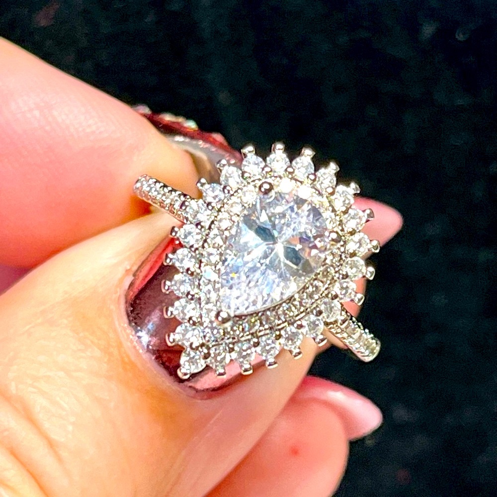 💕👛💍- sterling silver PEAR shaped halo ring